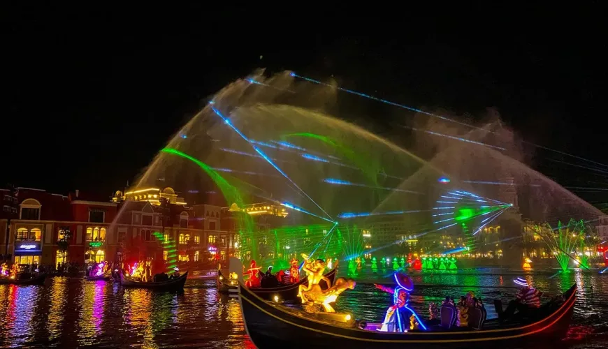 Show diễn sắc màu trên Sông Venice Phú Quốc